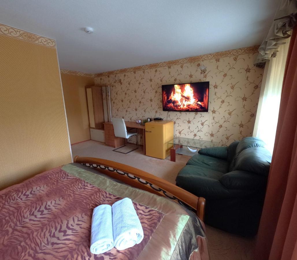 Riverside Motel Jelgava Exterior photo